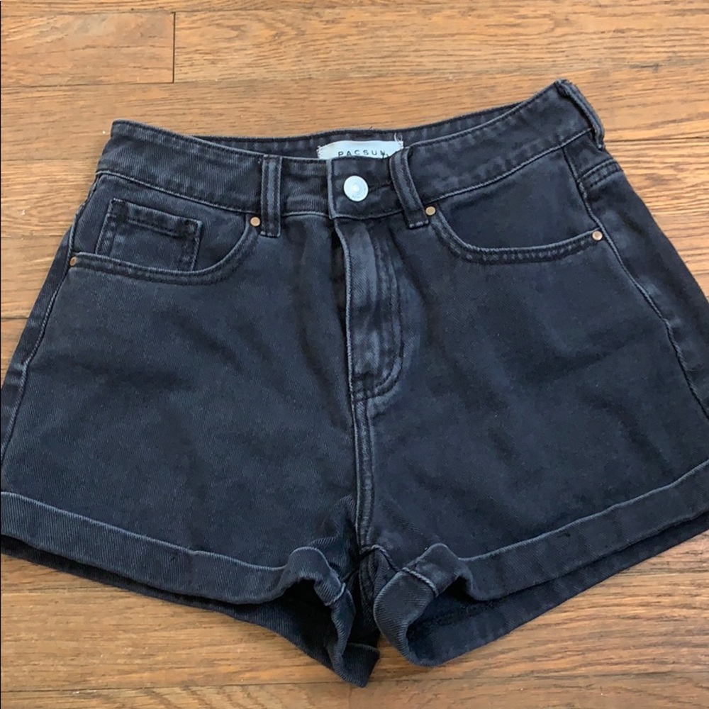 Mom short